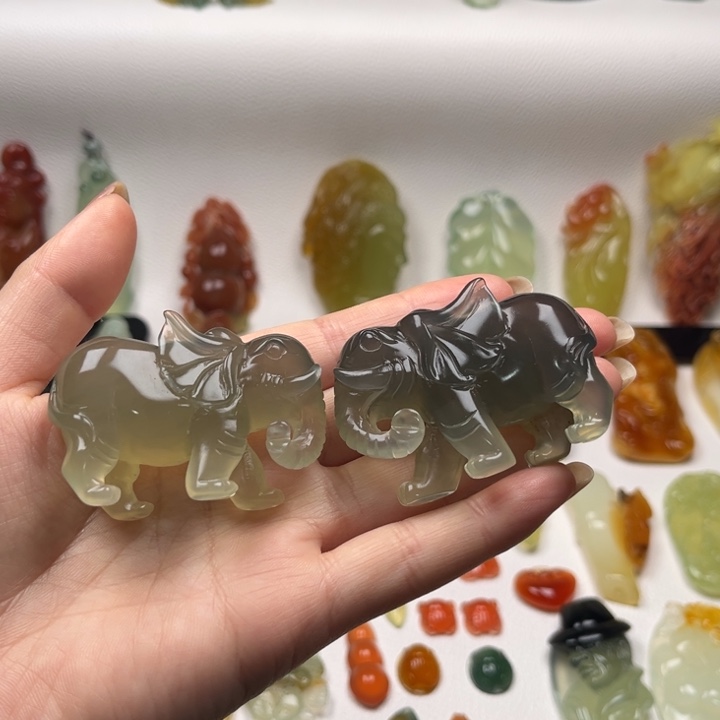 岫玉未镶嵌颈饰岫玉