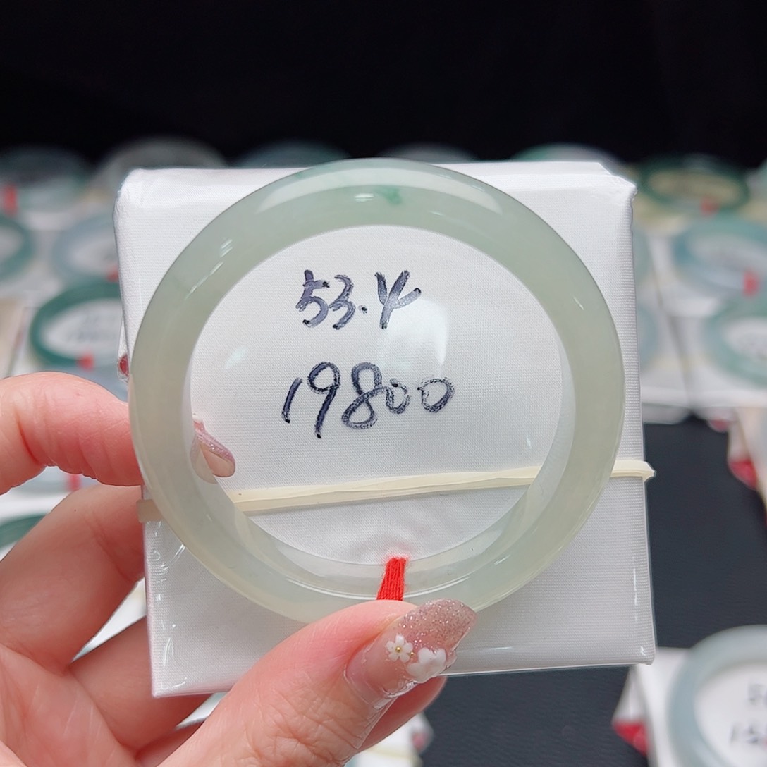 翡翠手镯未镶嵌天然