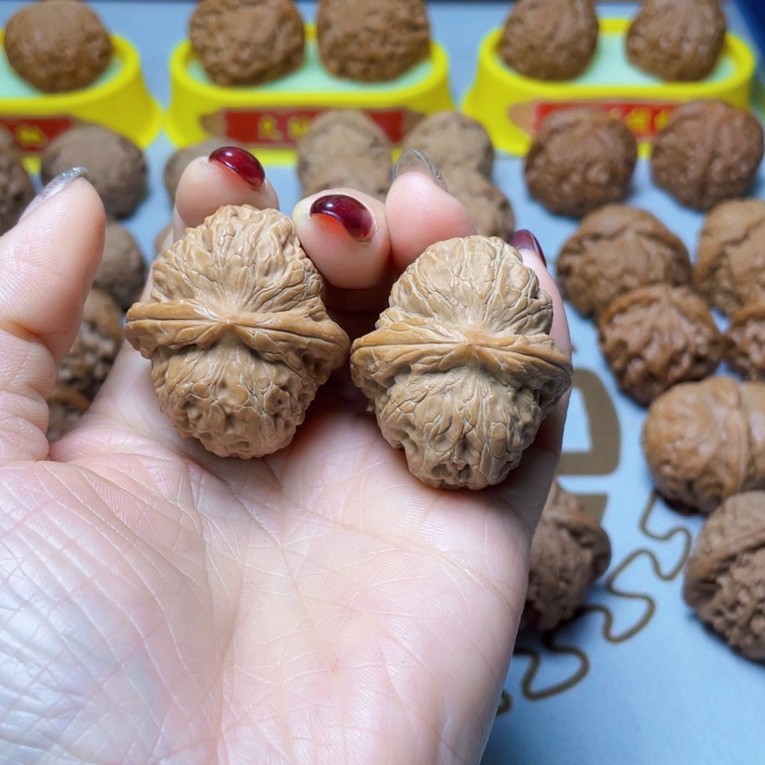 文玩核桃吊坠元宝39