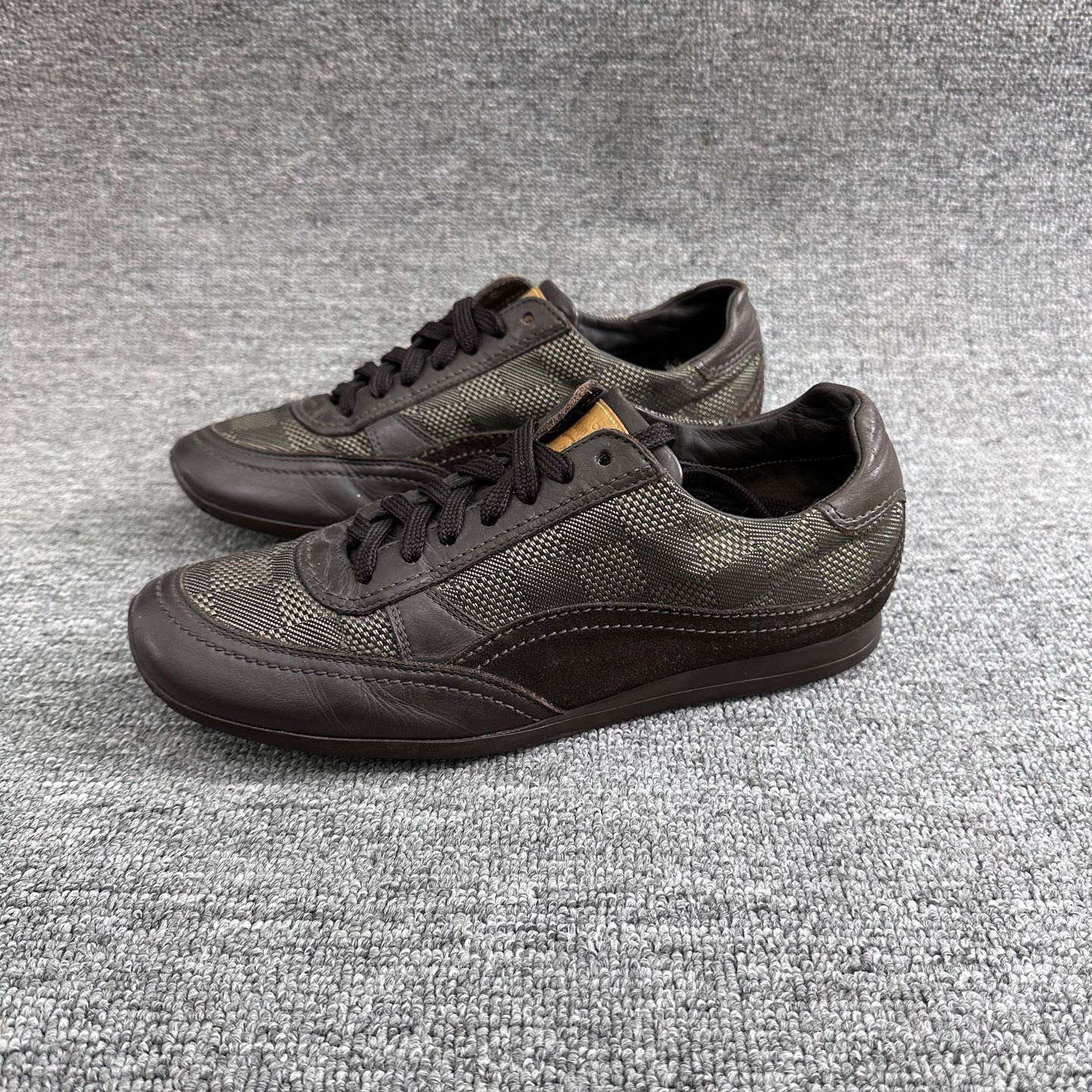 95新 LouisVuitton/路易威登 39码 LV棋盘格休闲鞋成色很新配鞋垫