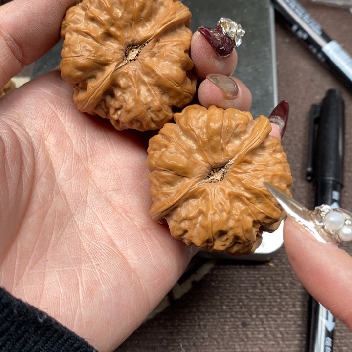 文玩核桃吊坠蛤蟆头微修