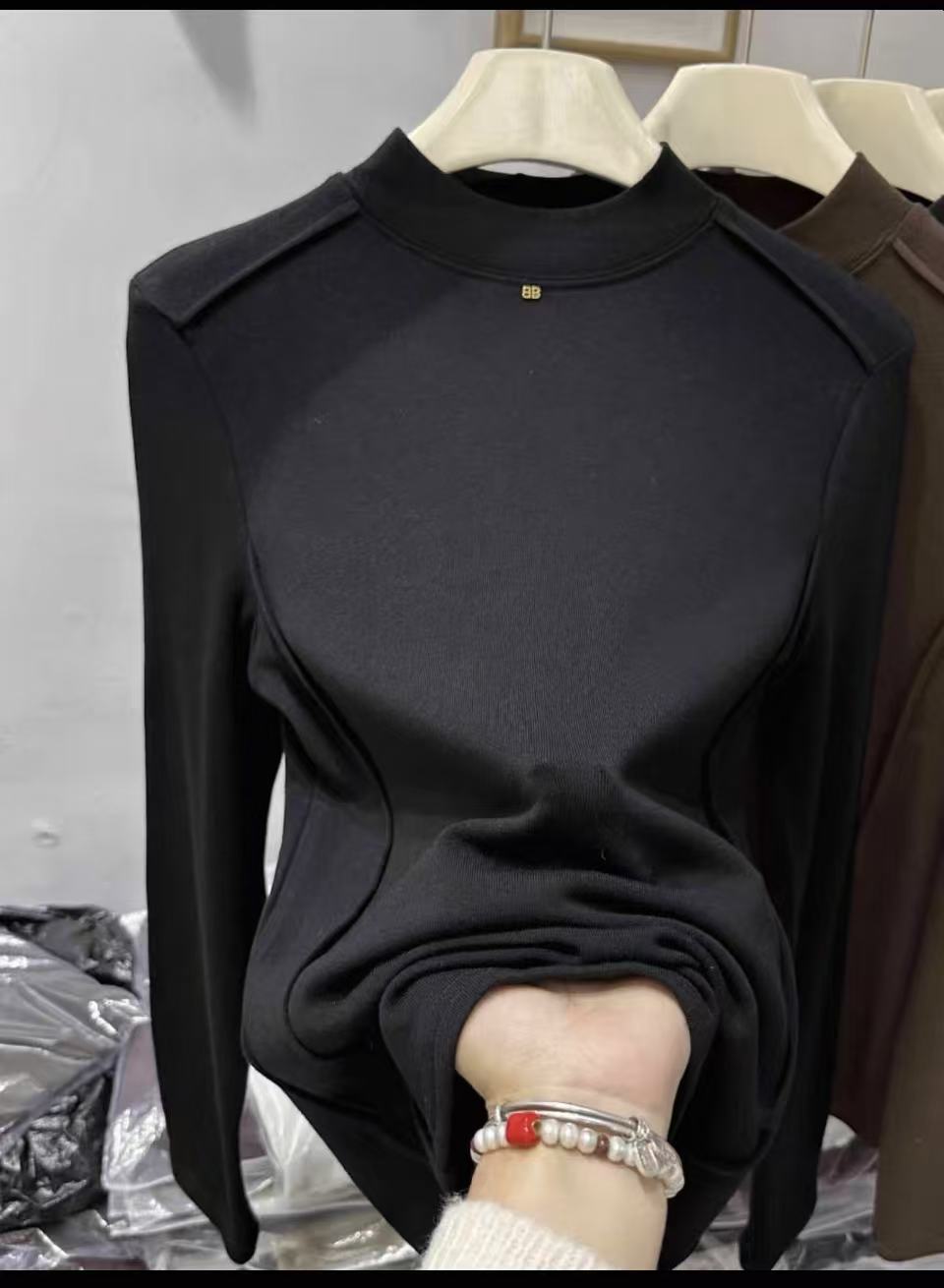 2025秋季女士气质简约纯色半高领修身时尚洋气打底上衣