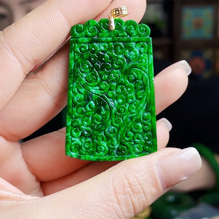 翡翠18K金镶嵌颈饰多样性