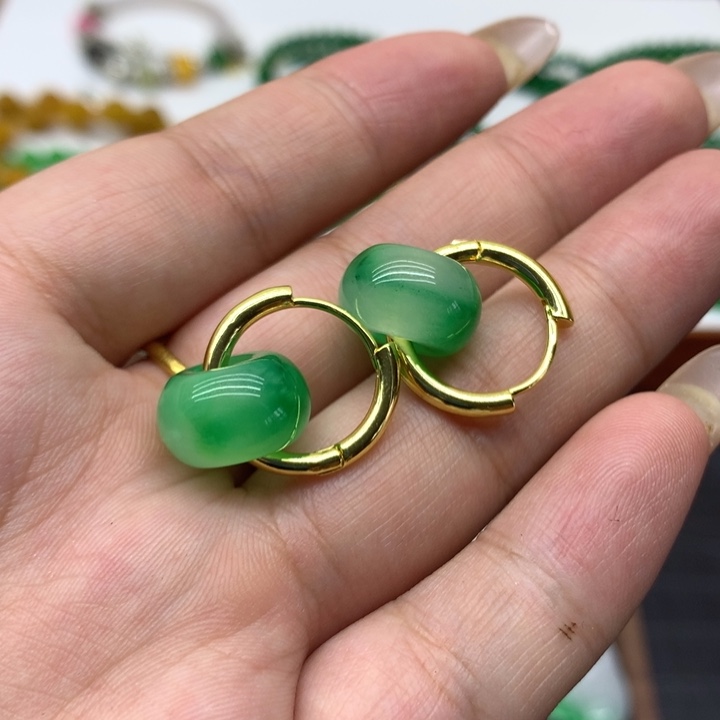 翡翠未镶嵌颈饰吊坠