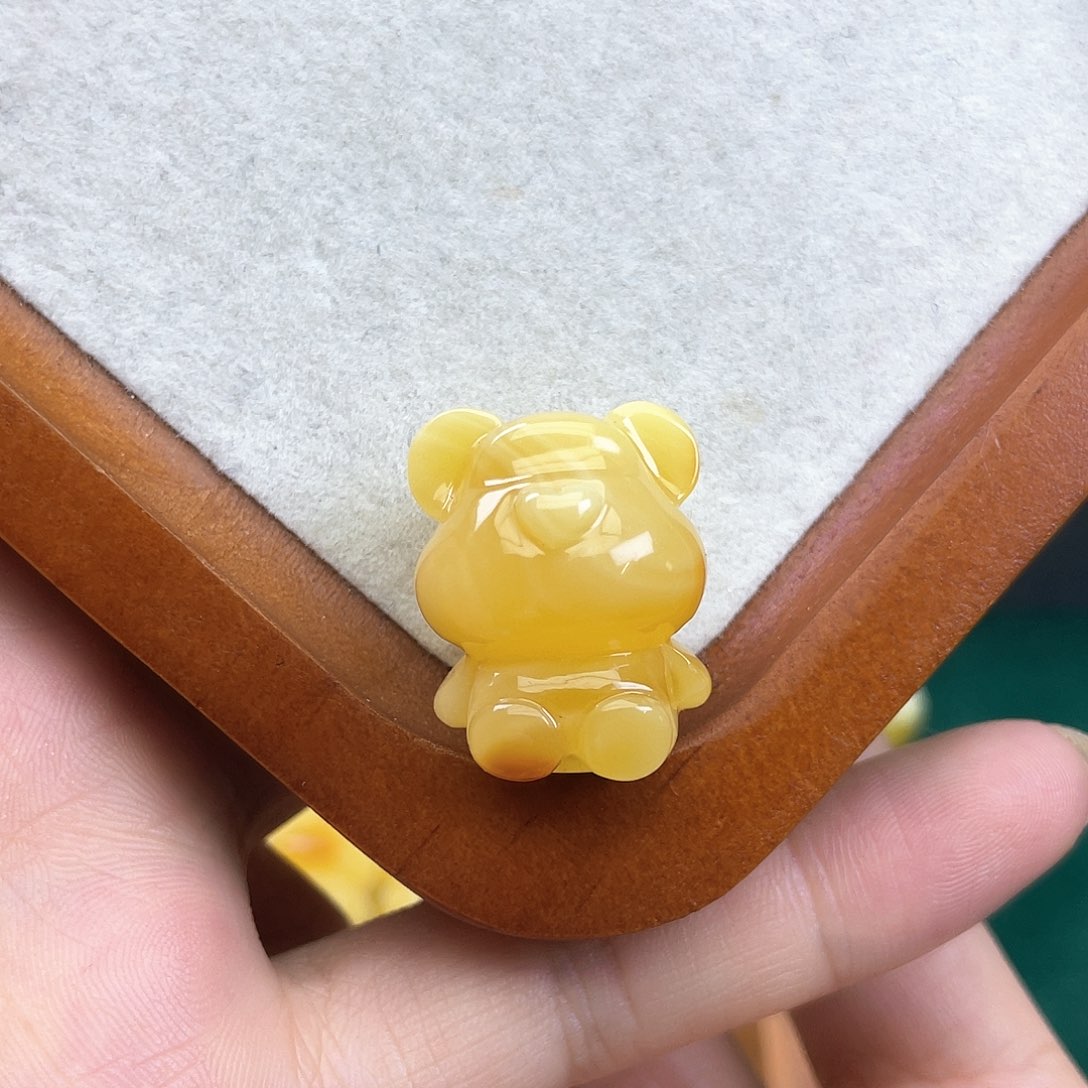 琥珀裸石未镶嵌蜜蜡