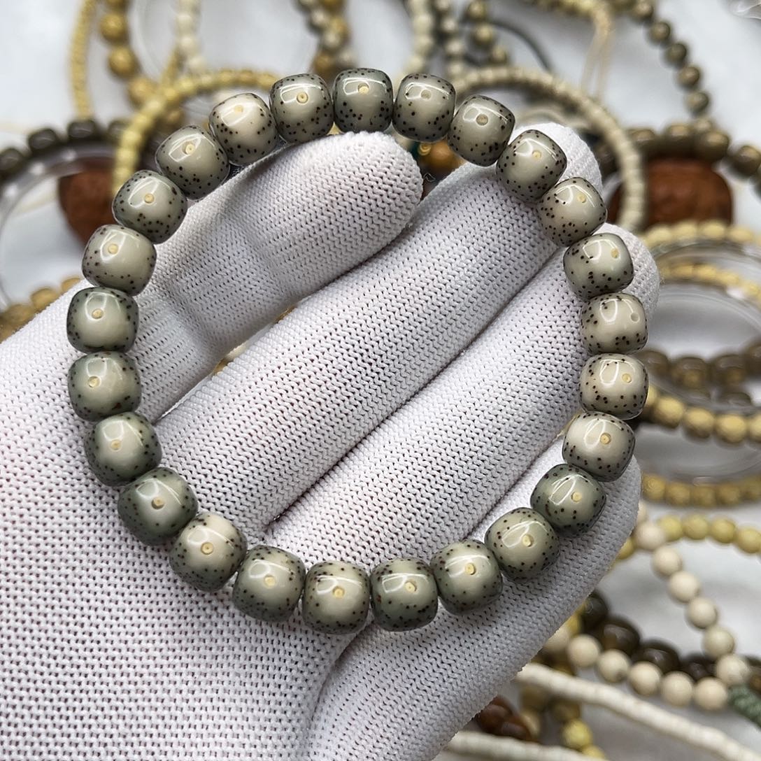 星月菩提吊坠绿包白黄金瞳牛眼