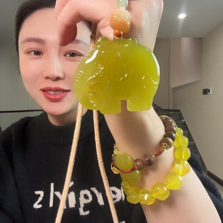 简***安蛇纹石玉未镶嵌颈饰