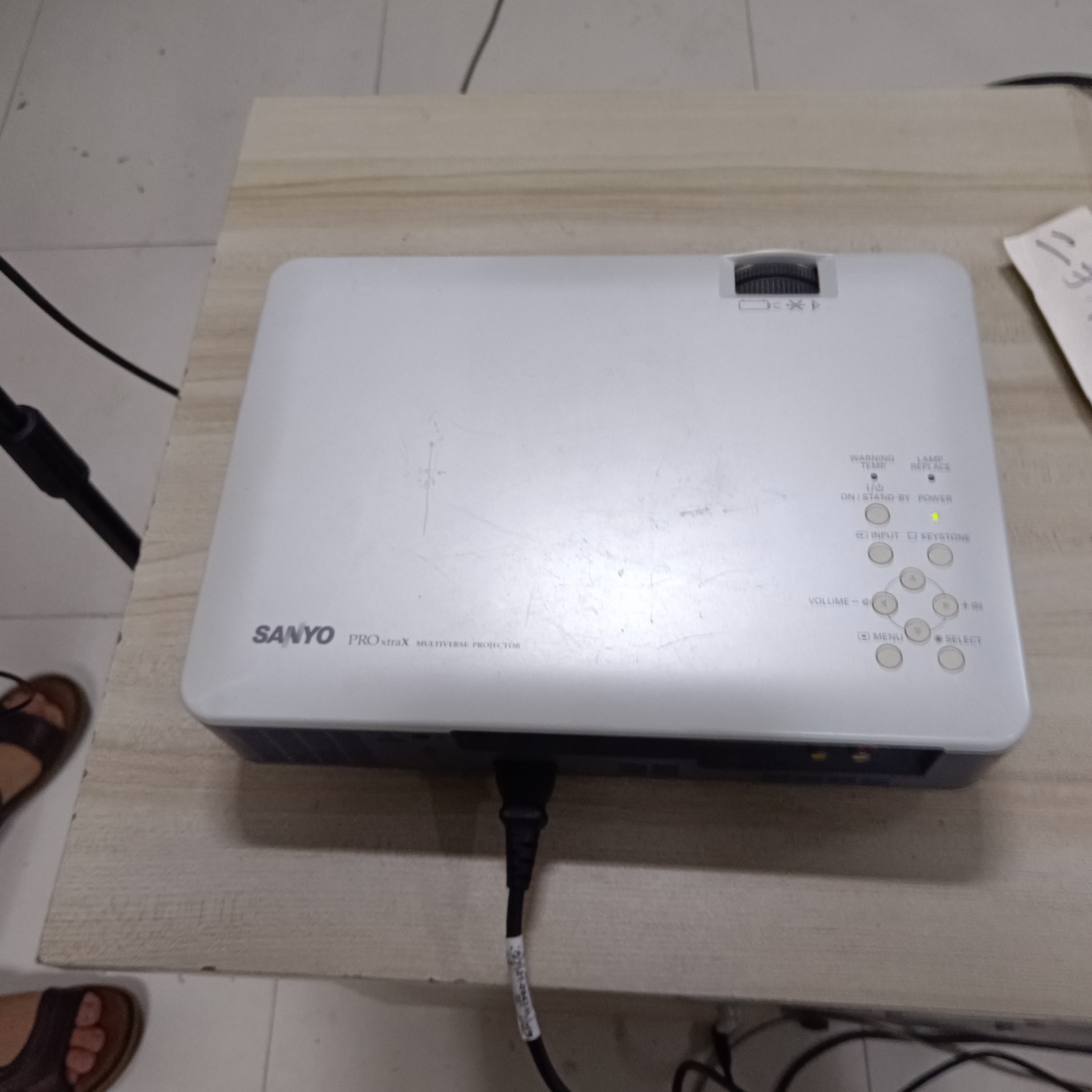 8新  二手三洋投影仪运费自理