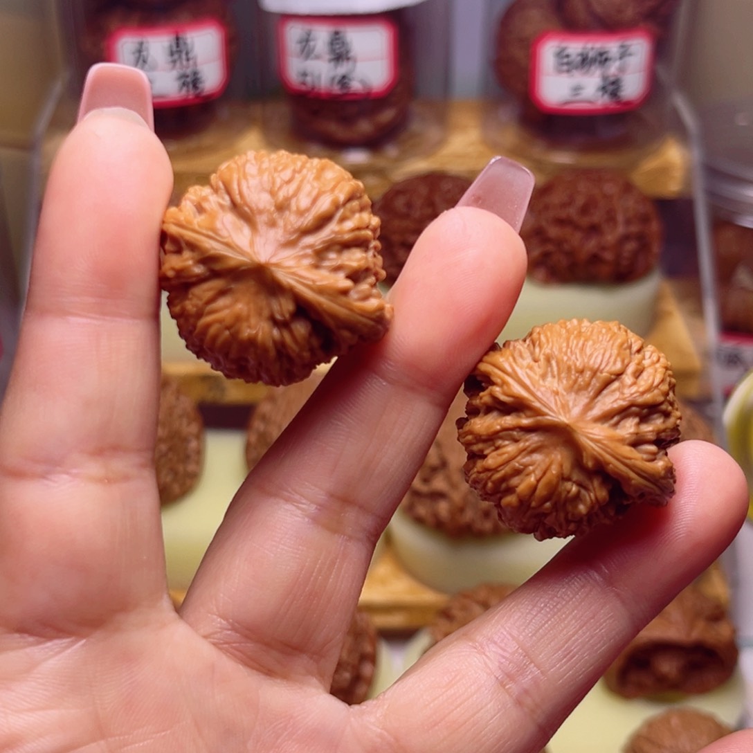 文玩核桃吊坠龙珠手捻