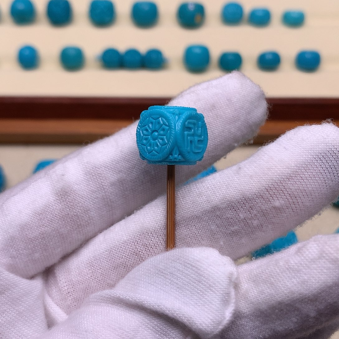 绿松石未镶嵌天然原矿绿松石六方10.9