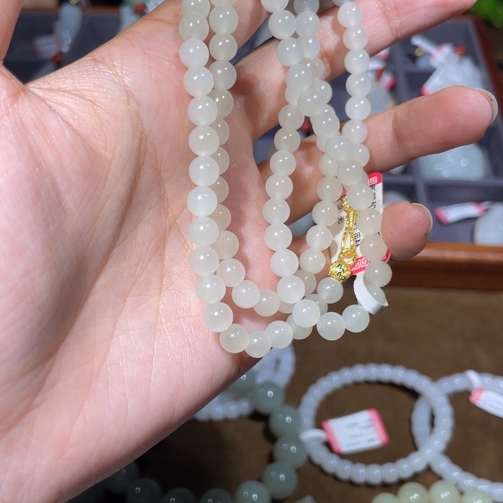 玉***麟和田玉未镶嵌手链