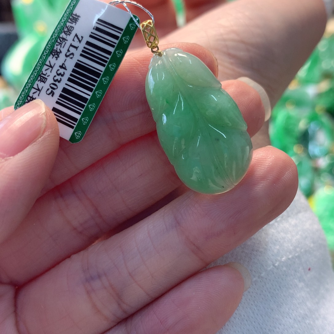 翡翠吊坠(不含链)18K金镶嵌