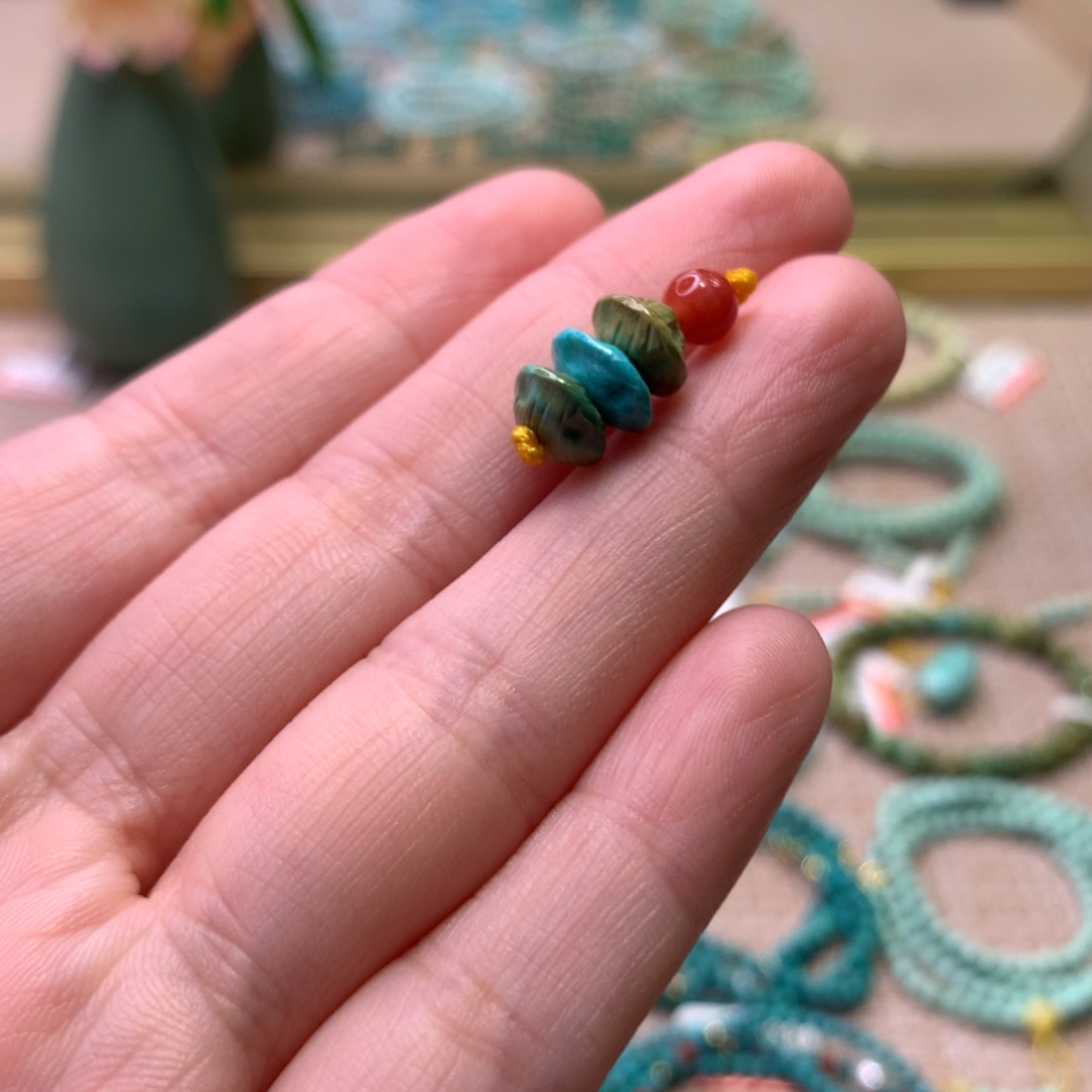 南红玛瑙配饰未镶嵌