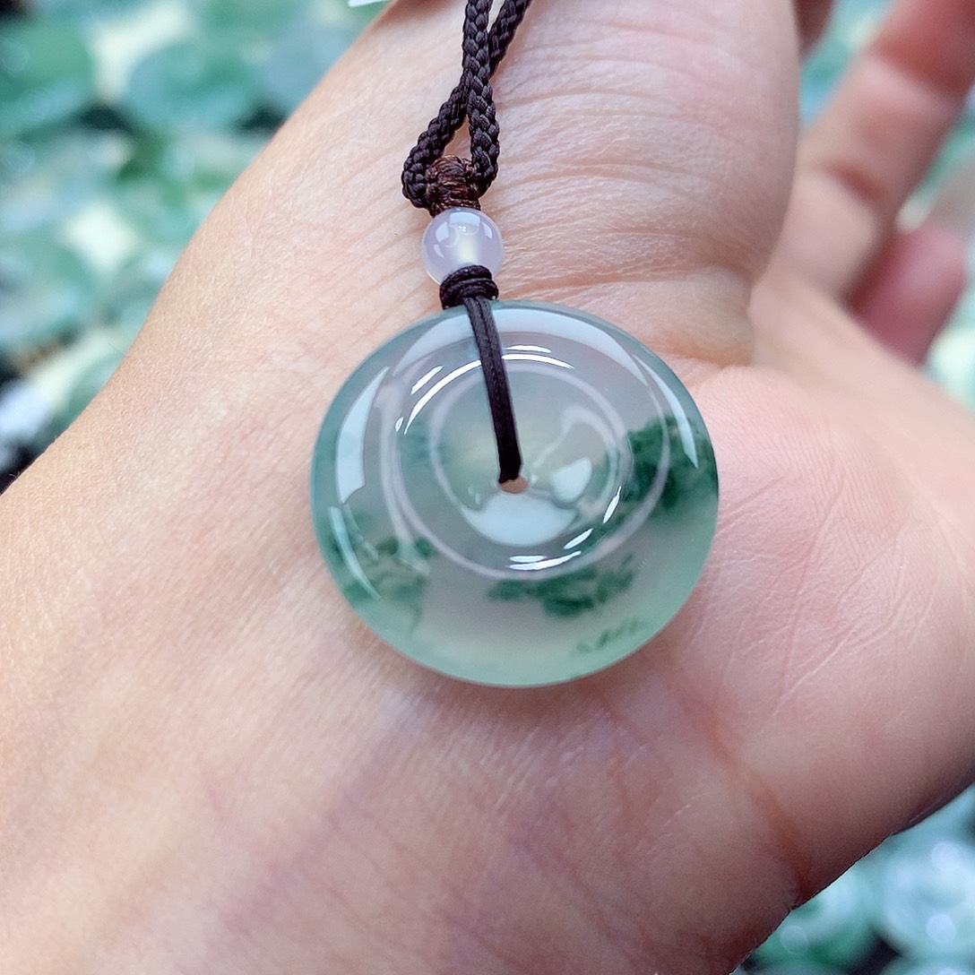 翡翠未镶嵌颈饰编号21。尺寸20.1-5.2