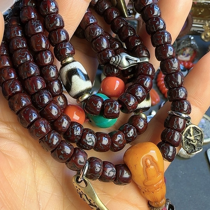 泥塑仁**杰谢谢，扎西德勒