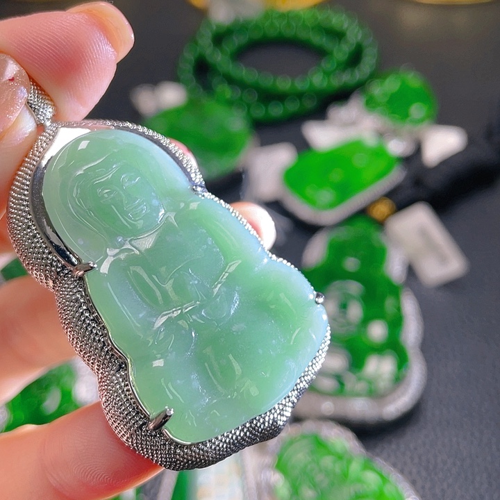 翡翠颈饰未镶嵌32， 