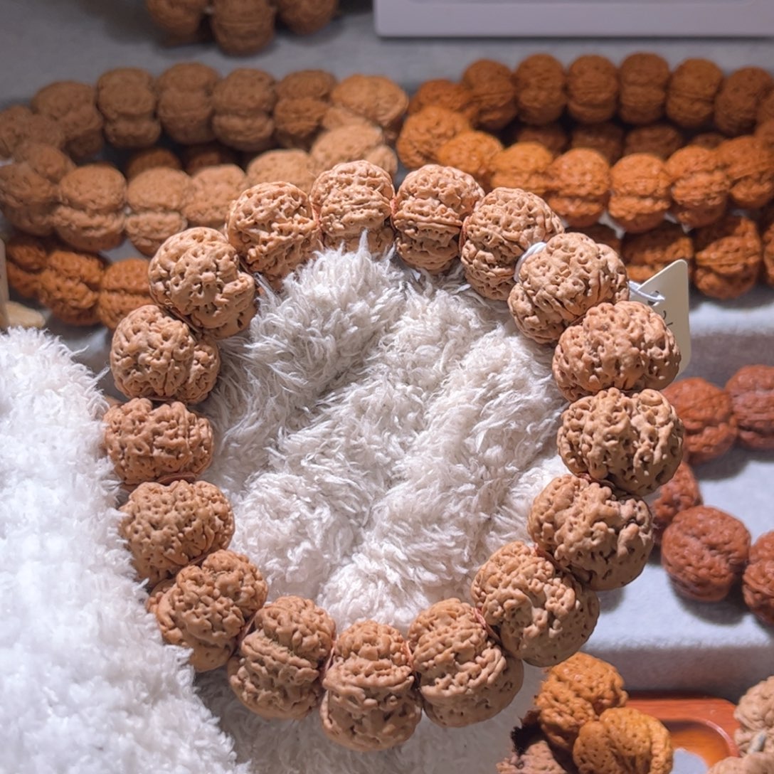 金刚菩提手串放漏22尺寸雪花扇面