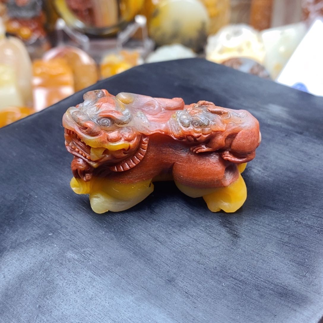 石英质玉（黄龙玉）颈饰未镶嵌