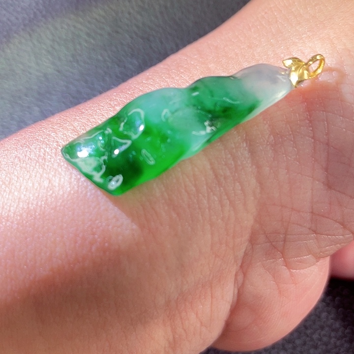 翡翠18K金镶嵌颈饰翡翠