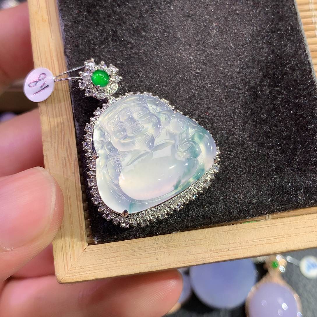 翡翠18K金镶嵌吊坠(赠链)