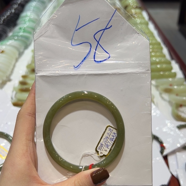 和田玉（糖玉）手镯未镶嵌