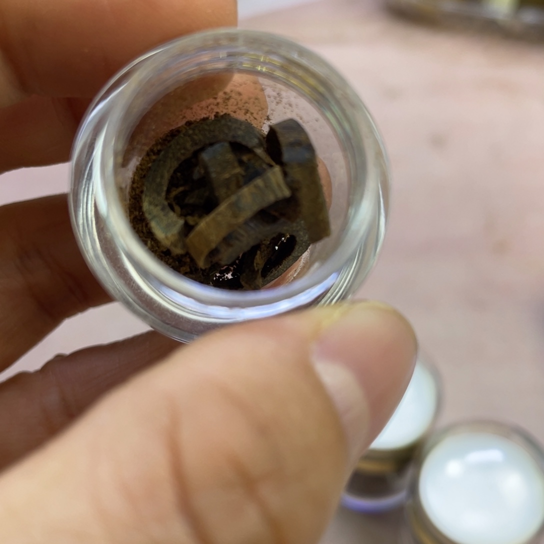 沉香碎屑沉香菩萨Q黑Q沉水圈圈粉1克碎料