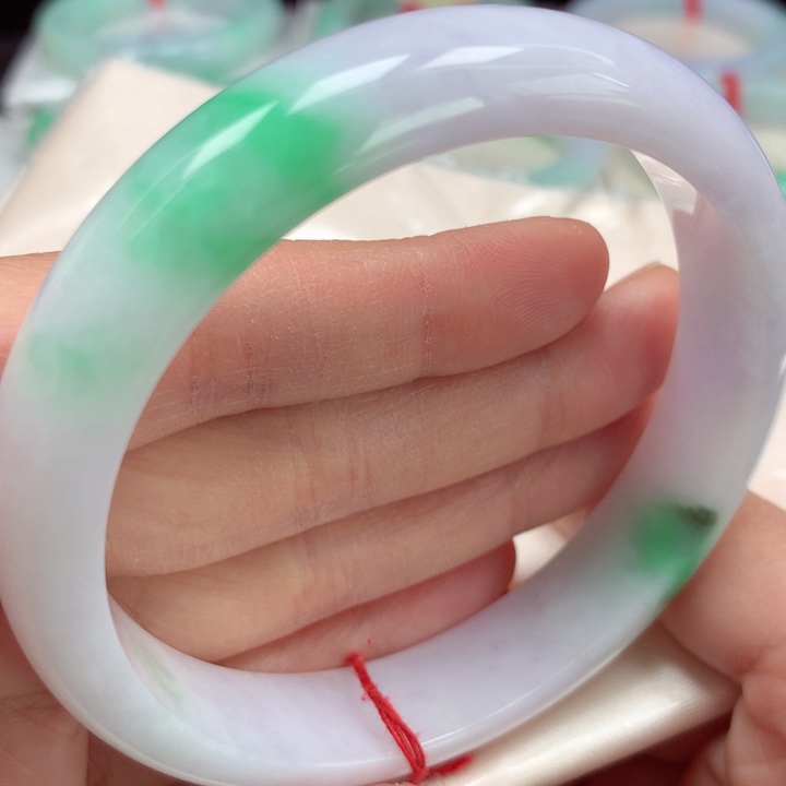 翡翠手镯未镶嵌粉紫底阳绿花13号