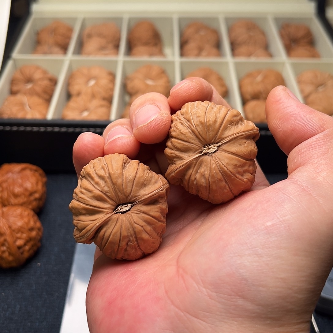 吃***我文玩核桃吊坠1088吃饭