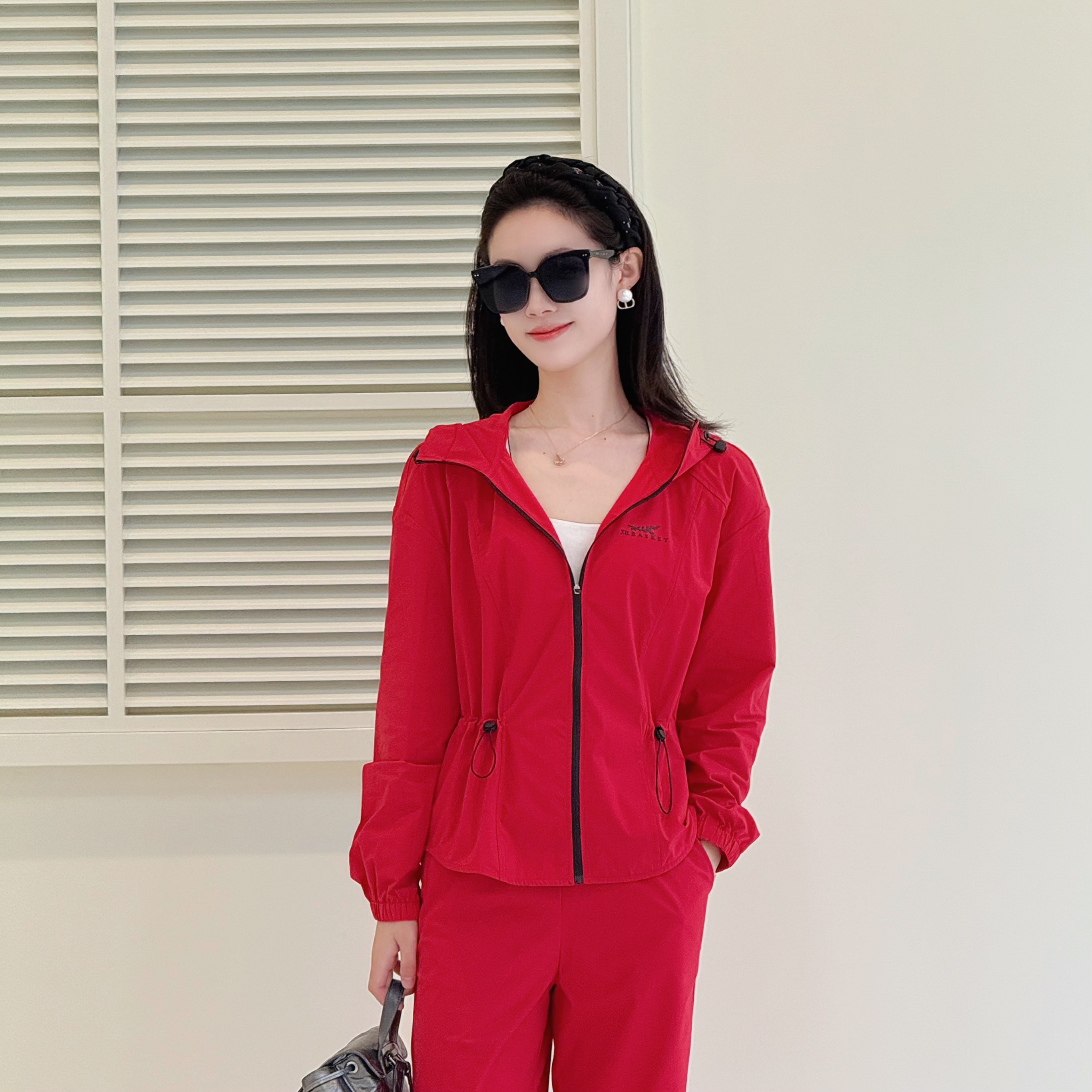 XII BASKET十二篮25春新款红色连帽休闲时尚外套女7C35110490