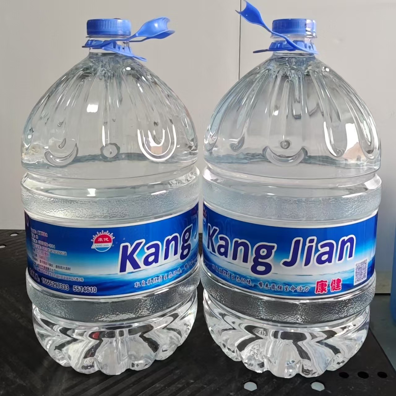 50桶500元送茶吧机一台市区内免费送有电梯不收上楼费