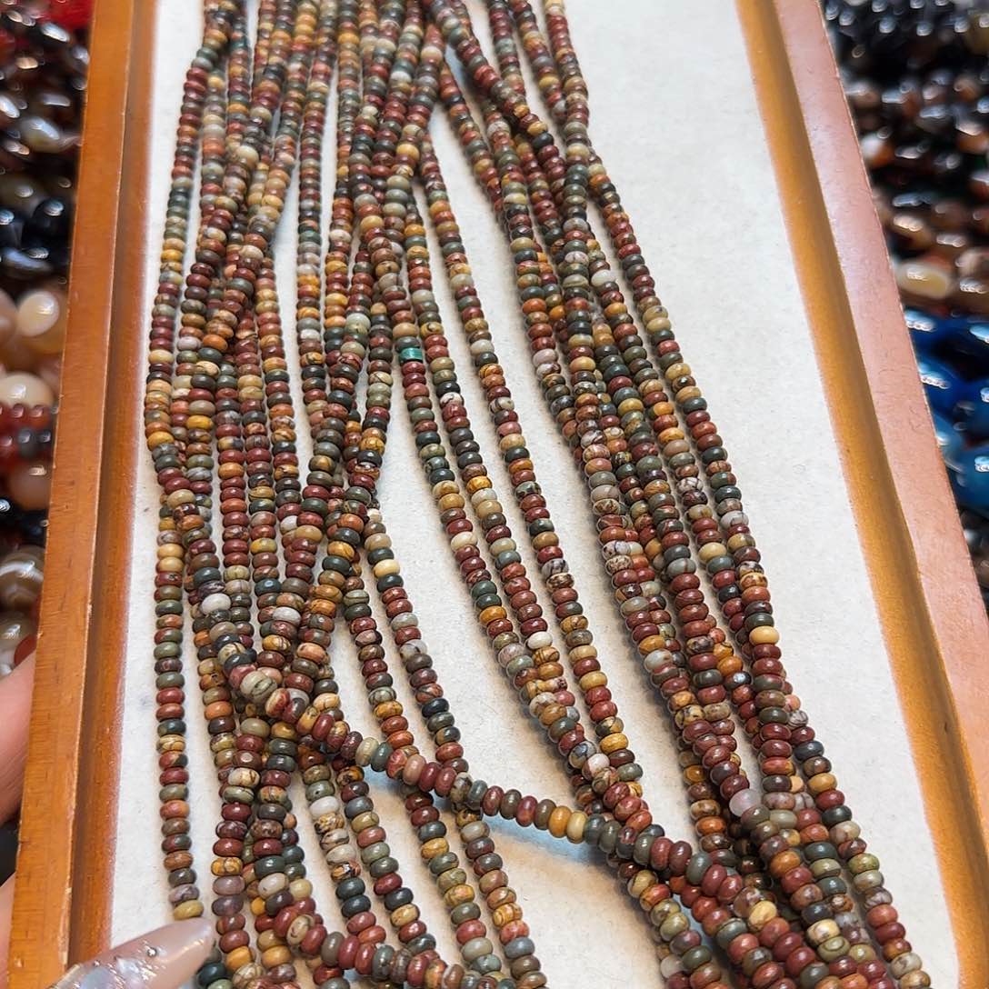 玛瑙/玉髓未镶嵌珠宝半成品4mm毕加索算盘一条