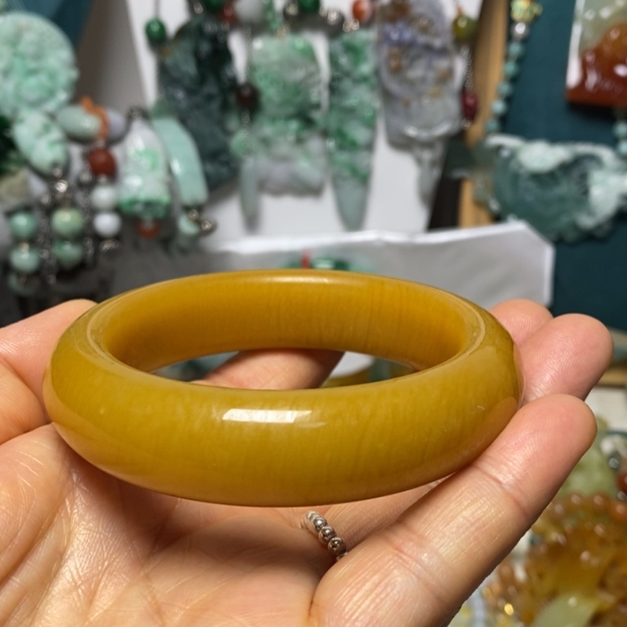 【闪购商品】翡翠吊坠(赠链)未镶嵌