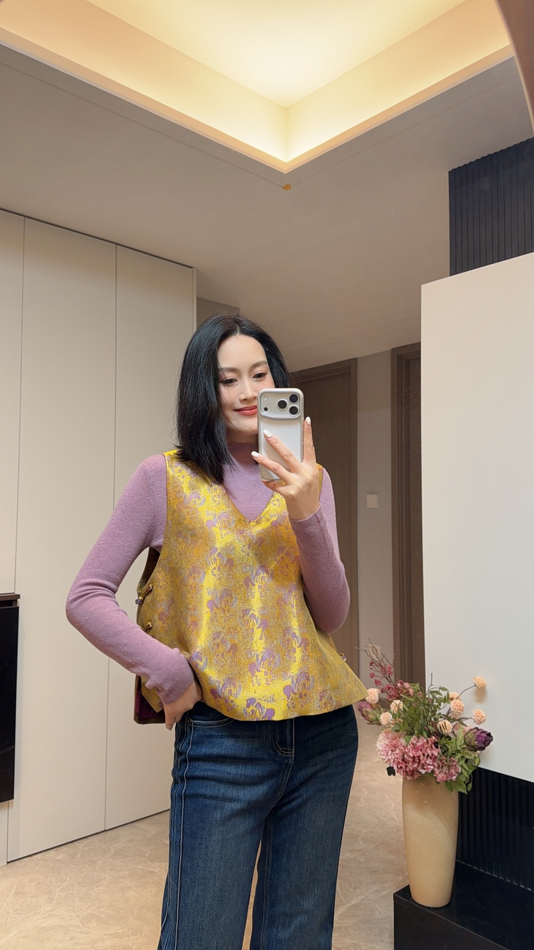 【天使马】新中式新春马年金色马甲桑蚕丝V领轻奢经典国风