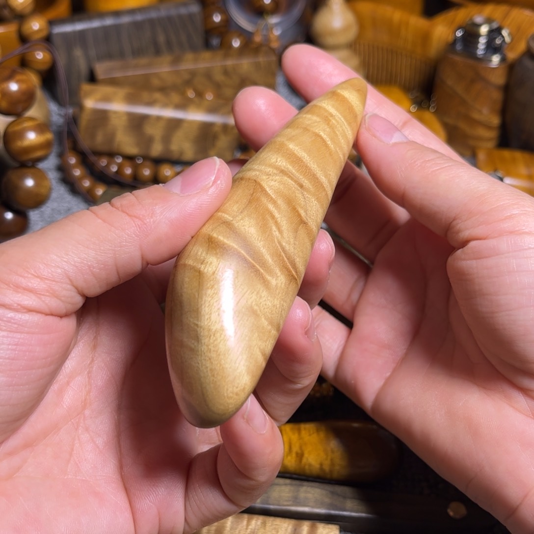 金丝楠随型手把玩