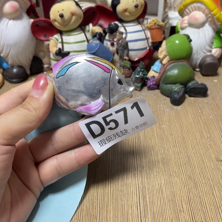 艾***y摆件孤品老货微瑕瓷