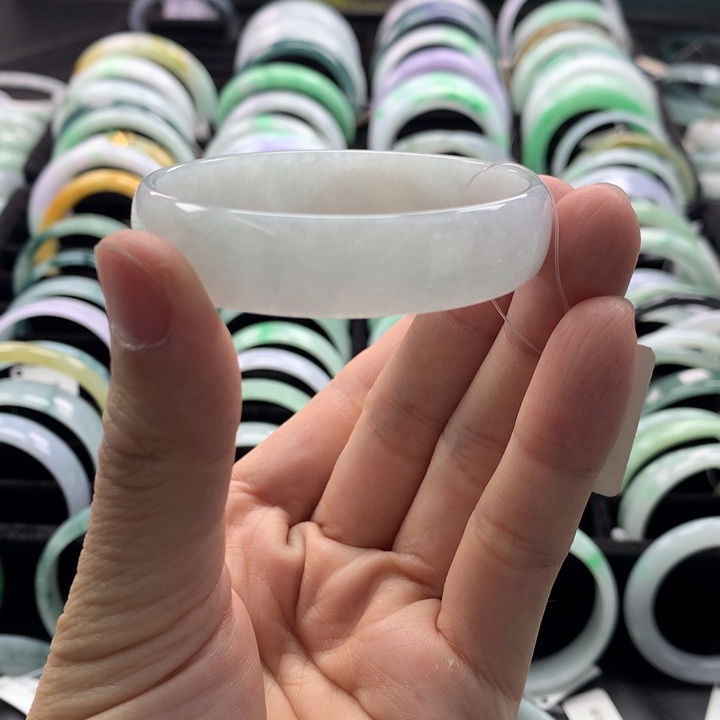 翡翠手镯未镶嵌公主