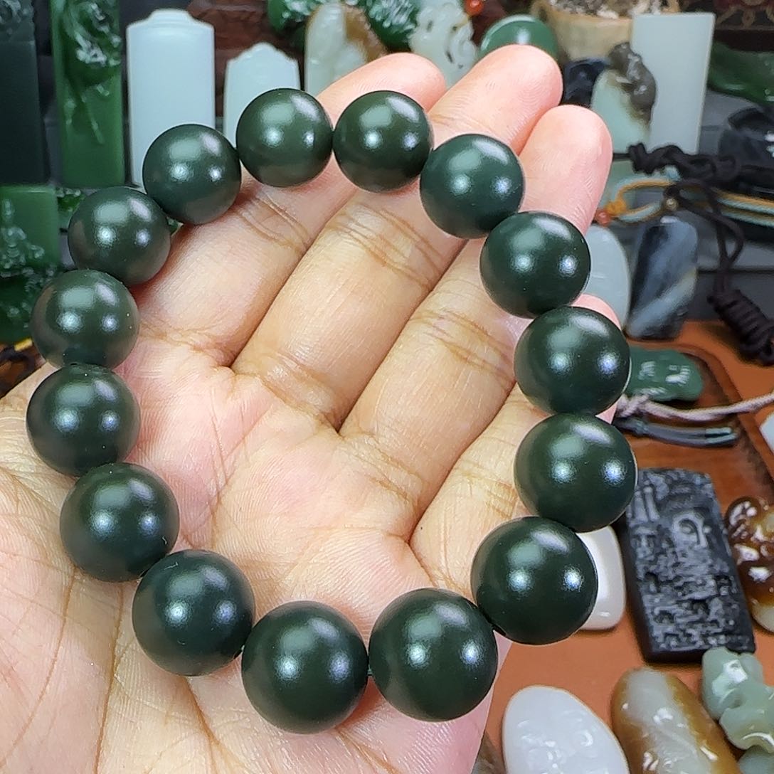 和田玉颈饰未镶嵌