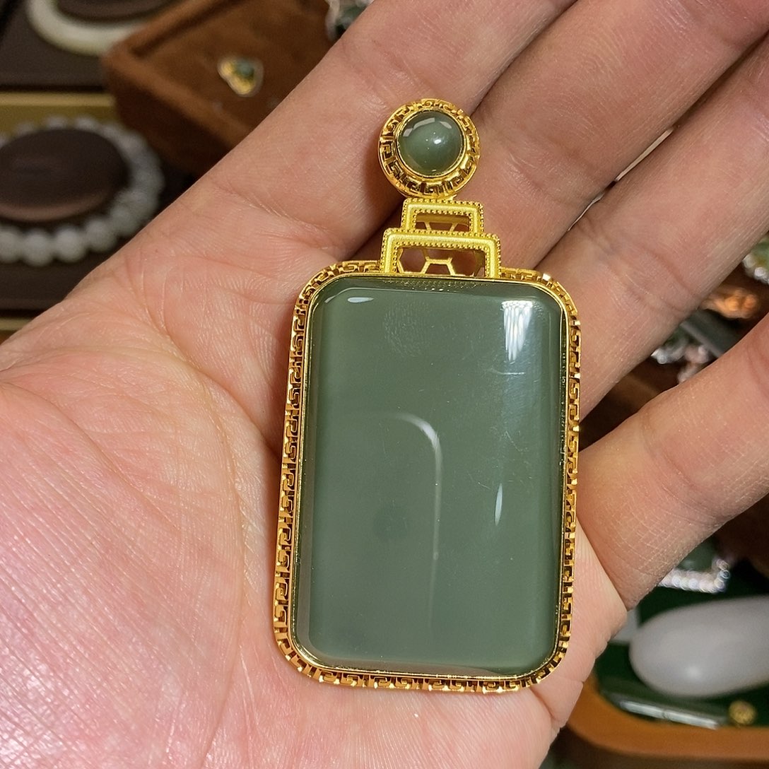 【闪购商品】吊坠(不含链)银S925镶嵌和田玉（碧玉）