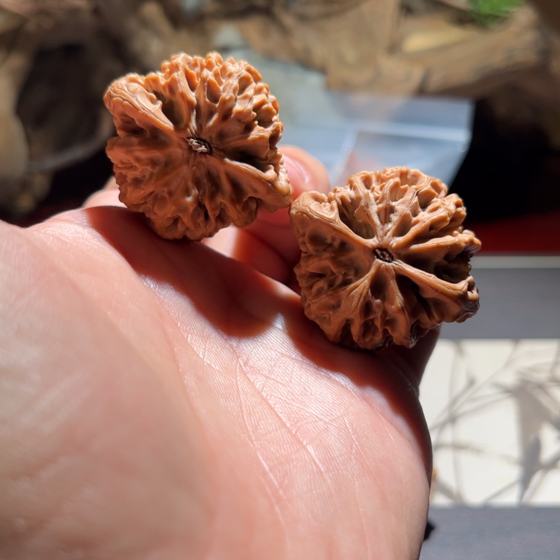 文玩核桃吊坠蜜****店40秦闷