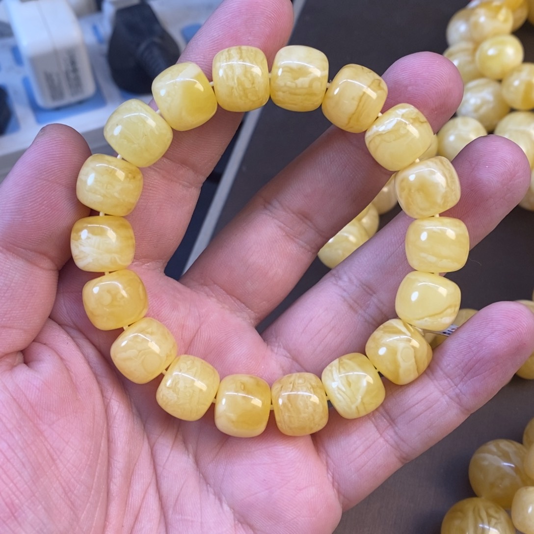 蜜蜡未镶嵌珠宝奇石