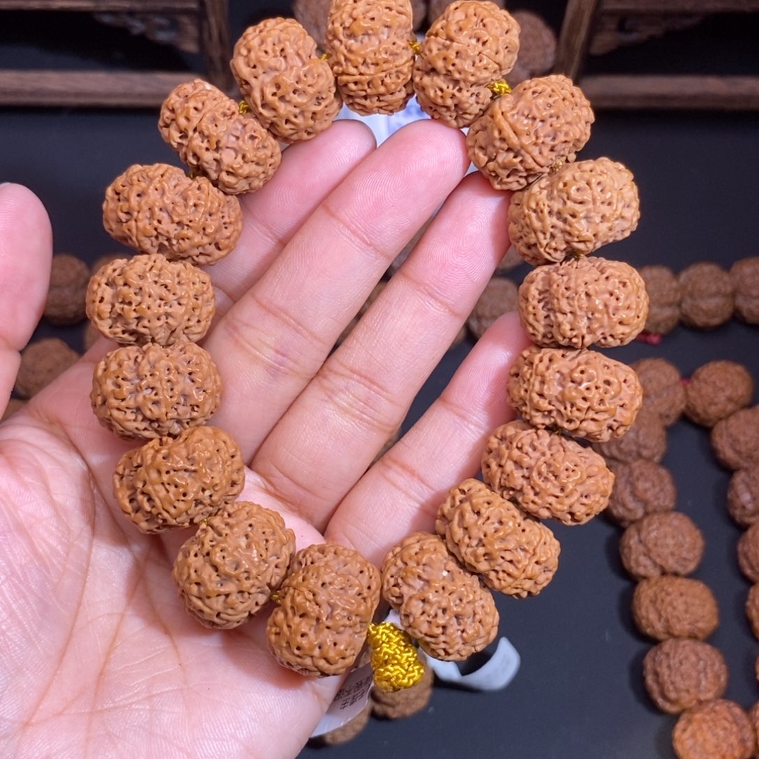 金刚菩提手串么*哒六瓣招财针孔蜂王21mm