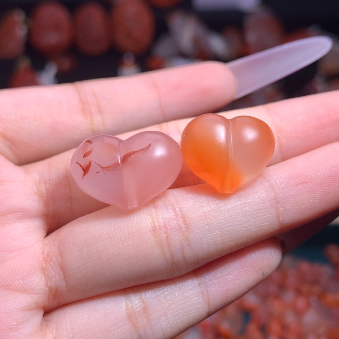 小****南红玛瑙未镶嵌珠宝半成品屁桃2