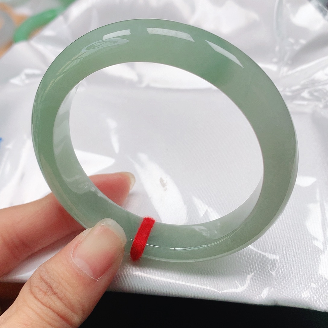 翡翠手镯未镶嵌天然翡翠手镯52