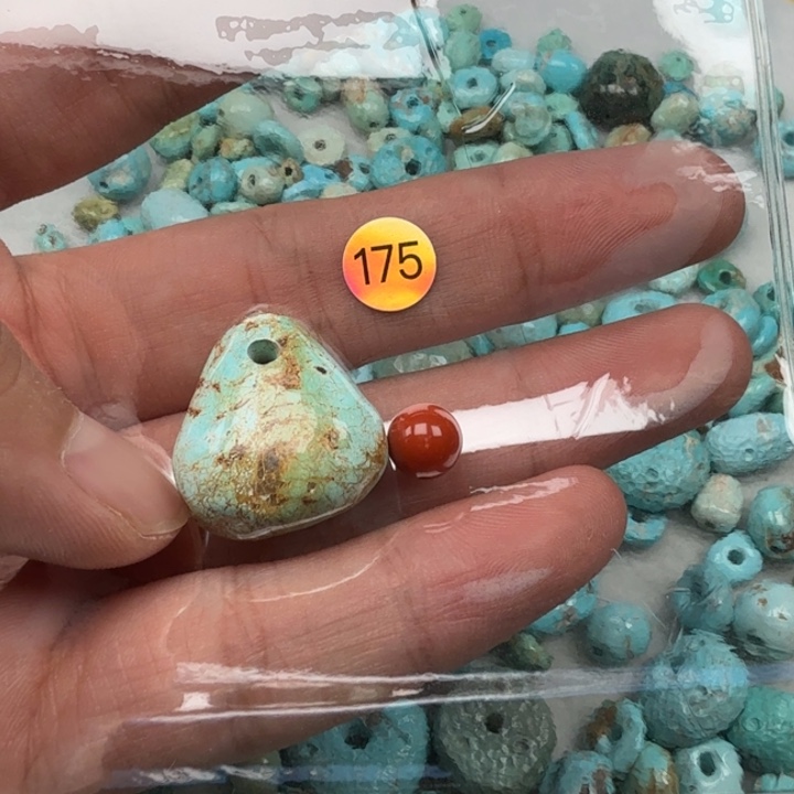 南红玛瑙未镶嵌珠宝奇石小***呀