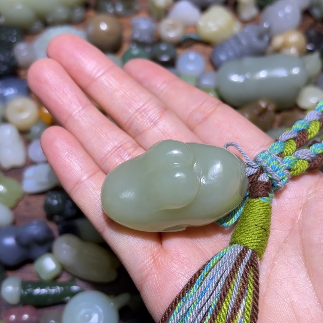 和田玉未镶嵌珠宝半成品