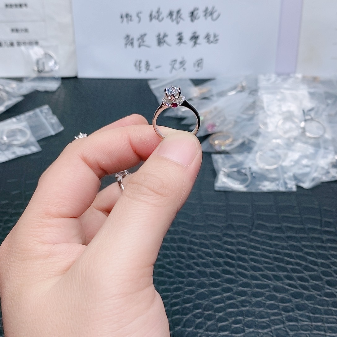 合成碳硅石925银真爱加冕50分12码