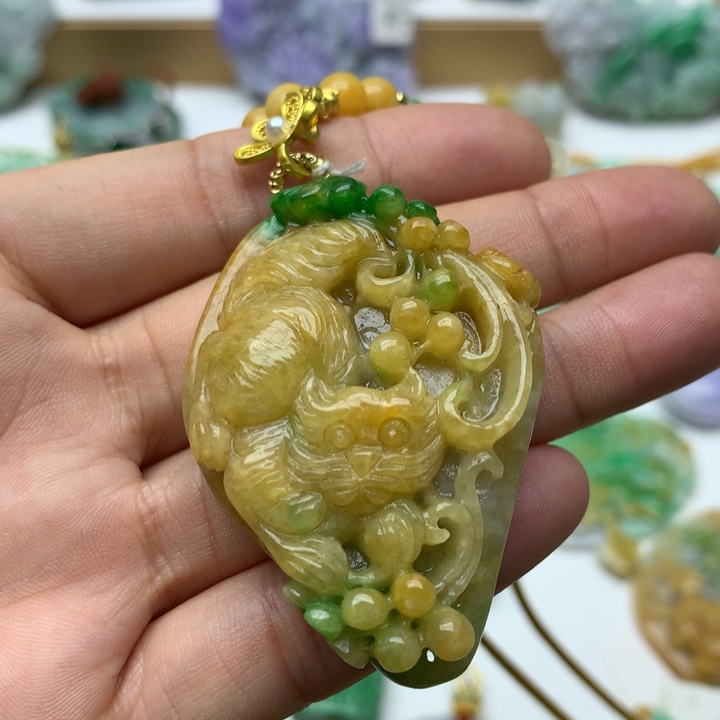 翡翠颈饰未镶嵌翡翠