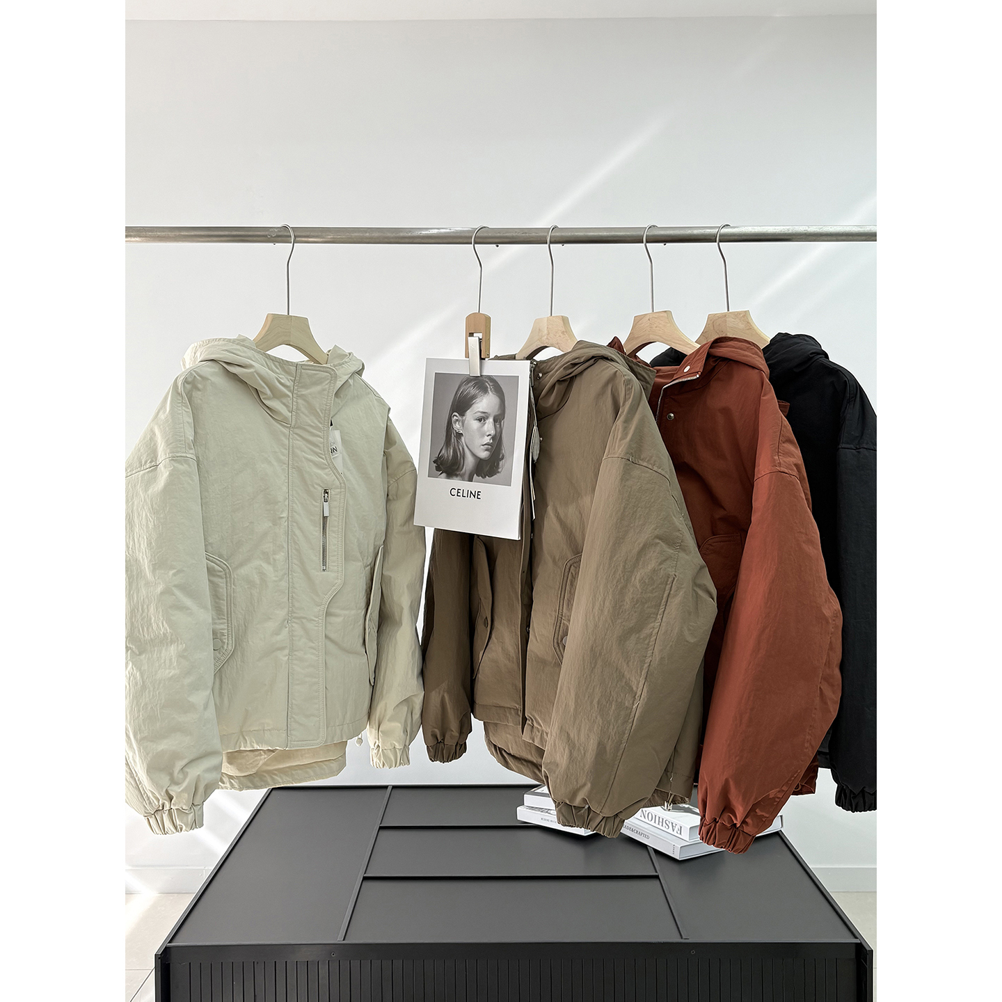 90鸭绒！时尚休闲连帽宽松短款拉链羽绒服保暖外套女