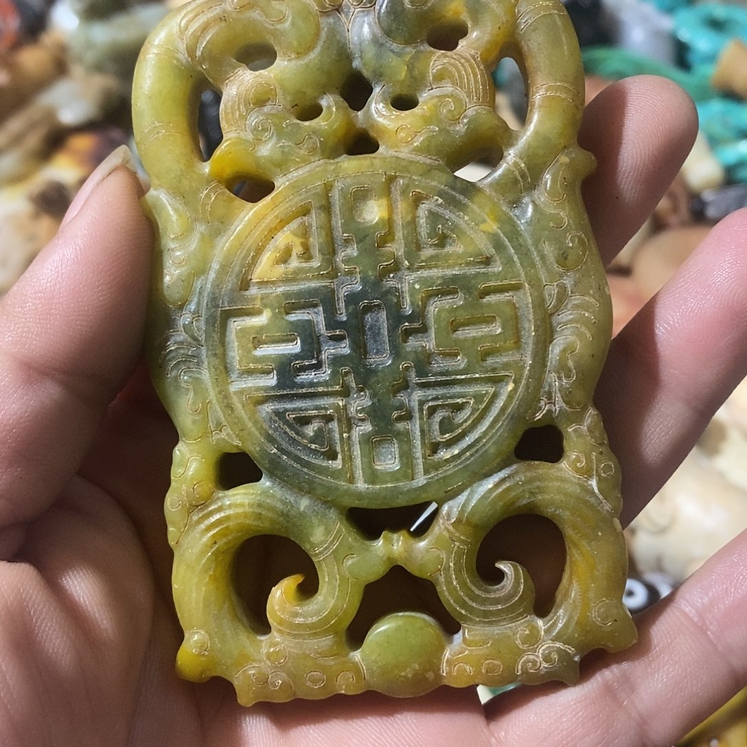 和田玉（糖玉）未镶嵌挂件
