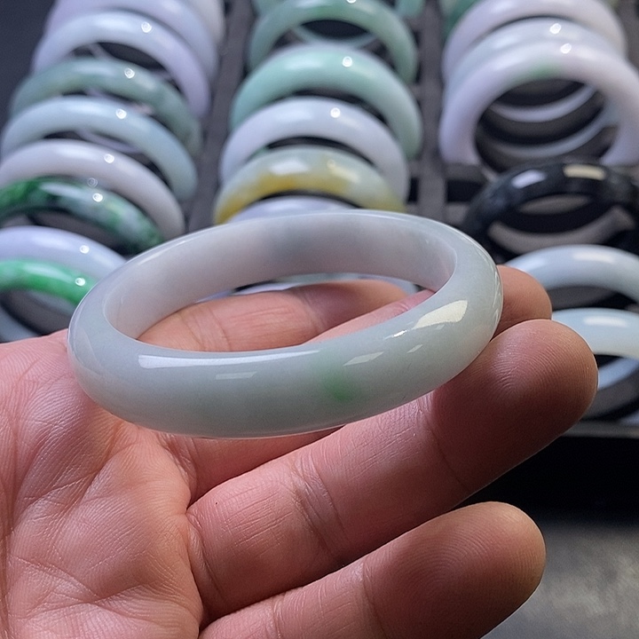 用***双翡翠未镶嵌手镯正